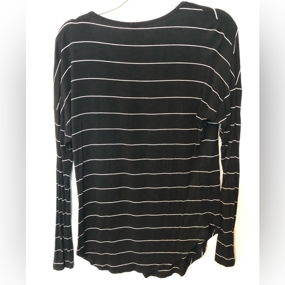 Light weight black and white sweater. Size: S. Lightly worn. - Picture 6 of 6